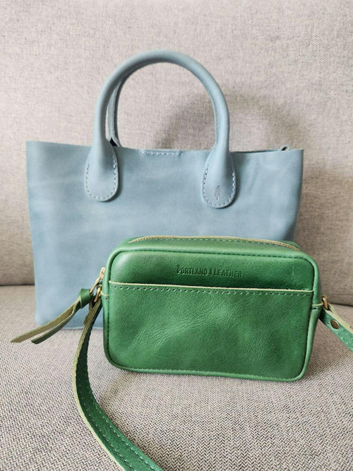 Great small bag with outside pocket! - customer review photo