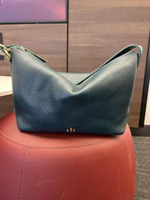 Love the large slouchy purse! - customer review photo