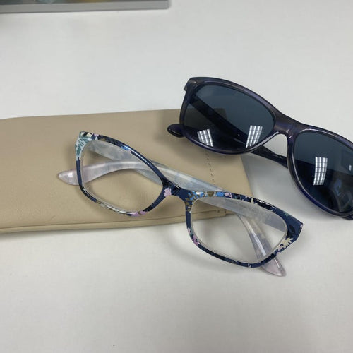 Squeeze eyeglass case is perfectly oversized! - customer review photo