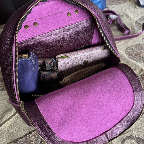 My contents sit deep even with the bag fully unzipped - customer review photo