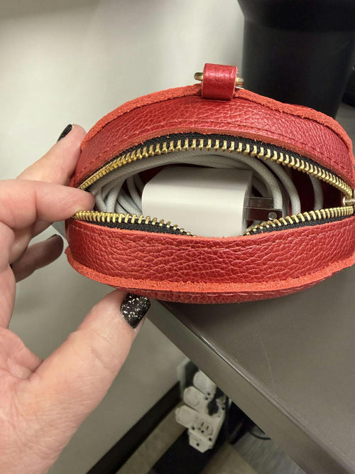 Great pouch for larger must haves - customer review photo