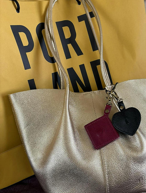 Orchid Rombo AirTag holder - customer review photo