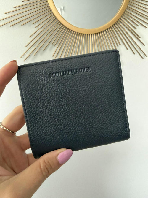Sleek wallet - customer review photo