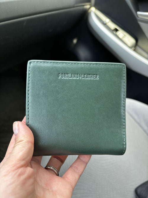 Great wallet! It's great for carrying cards - customer review photo