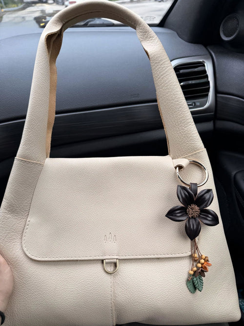 I receive many compliments on this bag - customer review photo