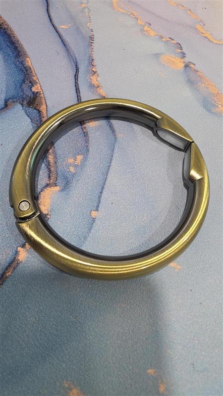 Holds great on all surfaces - customer review photo