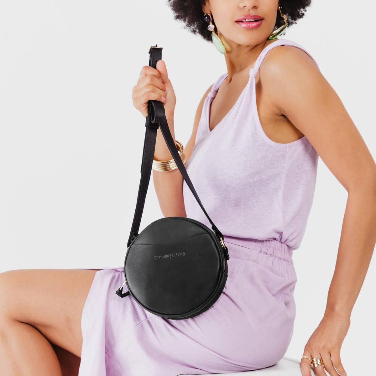 Black*Small | Circle shaped crossbody bag with top zipper