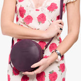 Larkspur Small | Circle shaped crossbody bag with top zipper