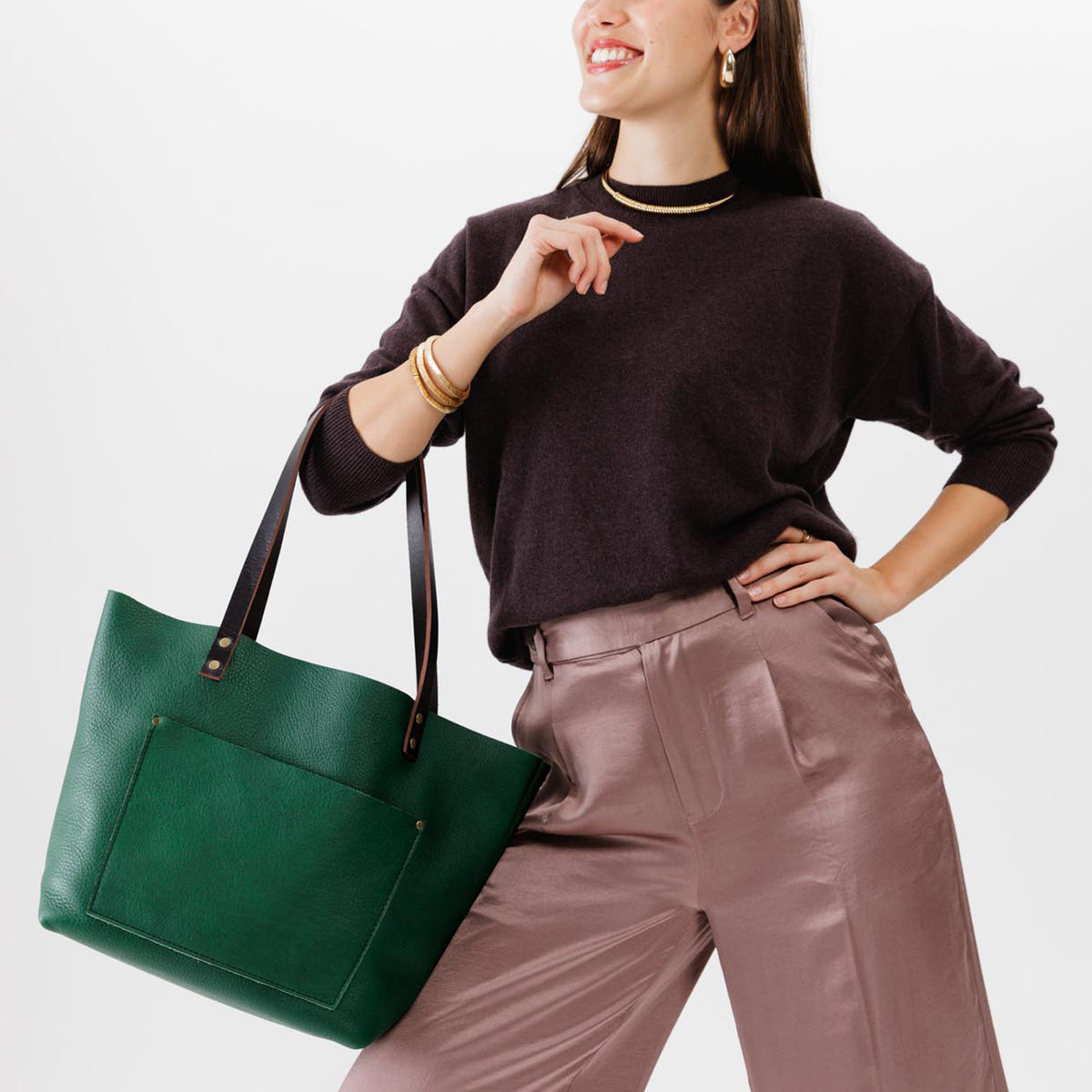 Bacalar*Classic  | Model holding large leather tote bag with sturdy bridle handles and front pocket