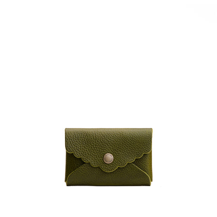 Pebbled Olive | Leather card wallet with scalloped edge
