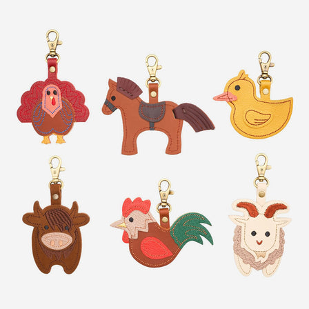 Clyde | Horse keychain on a white background