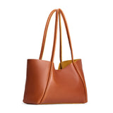 Sienna Medium | Wide tote with leather straps and snap closure
