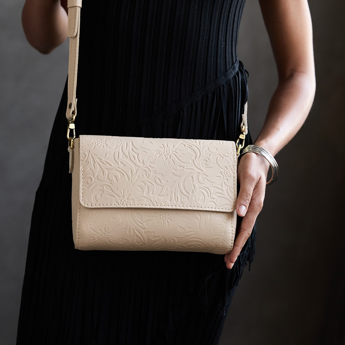 Jasmine | Leather Crossbody Bag with Magnetic Messenger Bag Closure