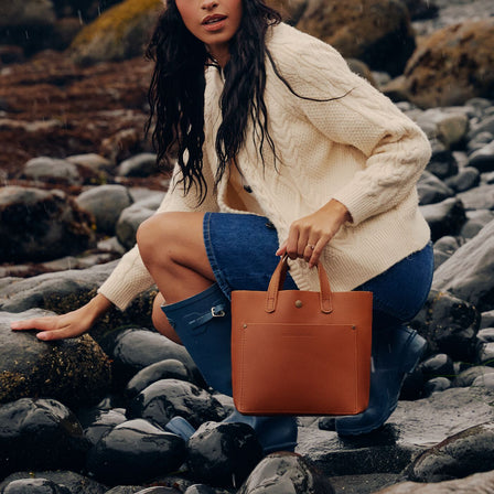 Honey*Classic | Crossbody tote bag with snap closure and front pocket