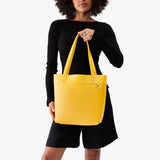 Pomello Medium Classic | Leather tote bag with riveted straps and exterior key loop