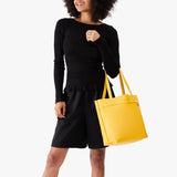 Pomello Medium Classic | Leather tote bag with riveted straps and exterior key loop