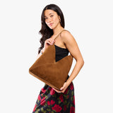 Jackson Oversized | Model wearing large shoulder bag with magnetic snap 