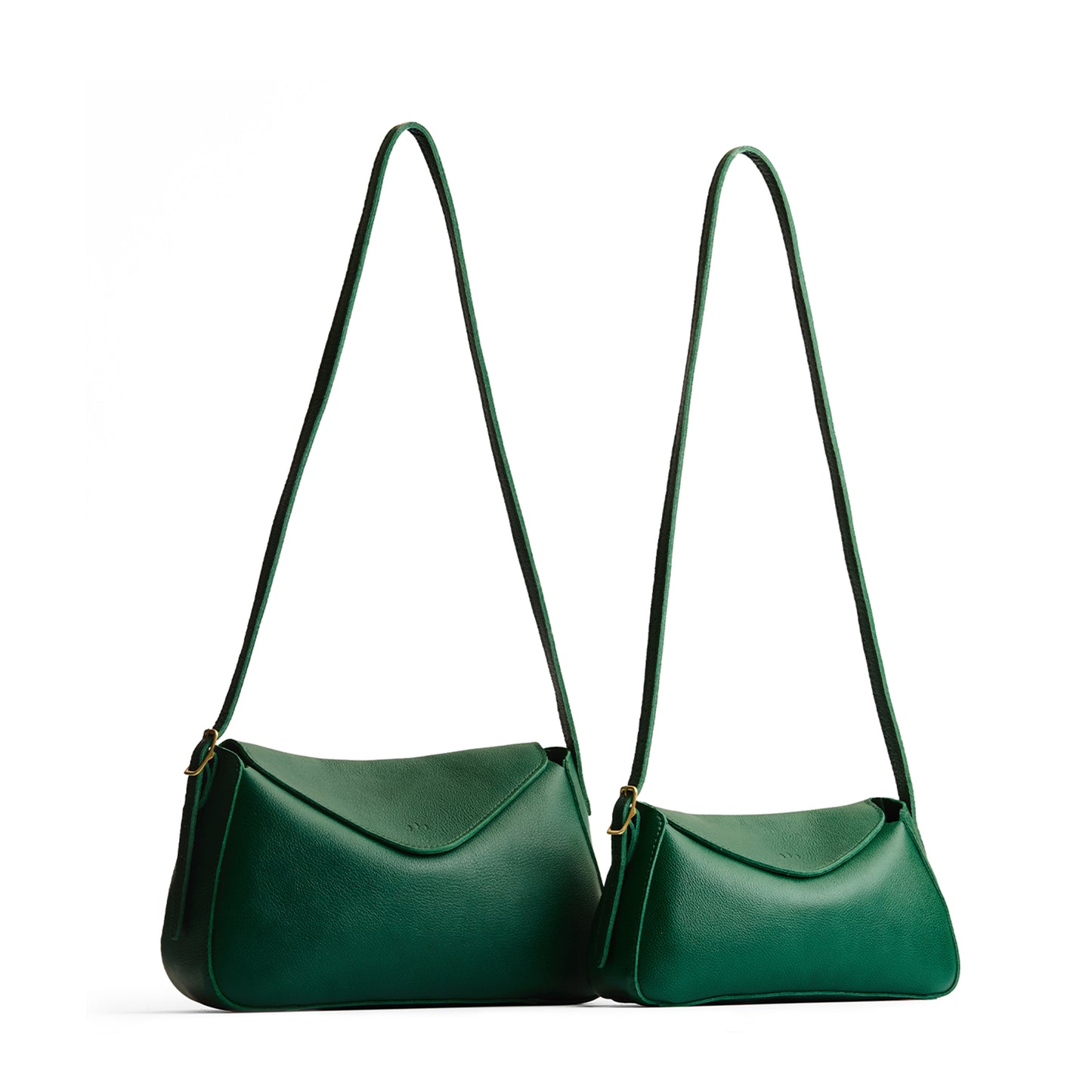 Bacalar | Size comparison image of small and medium Neruda Crossbody